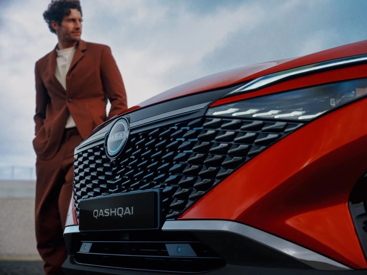 Фирменная решётка радиатора Nissan Qashqai