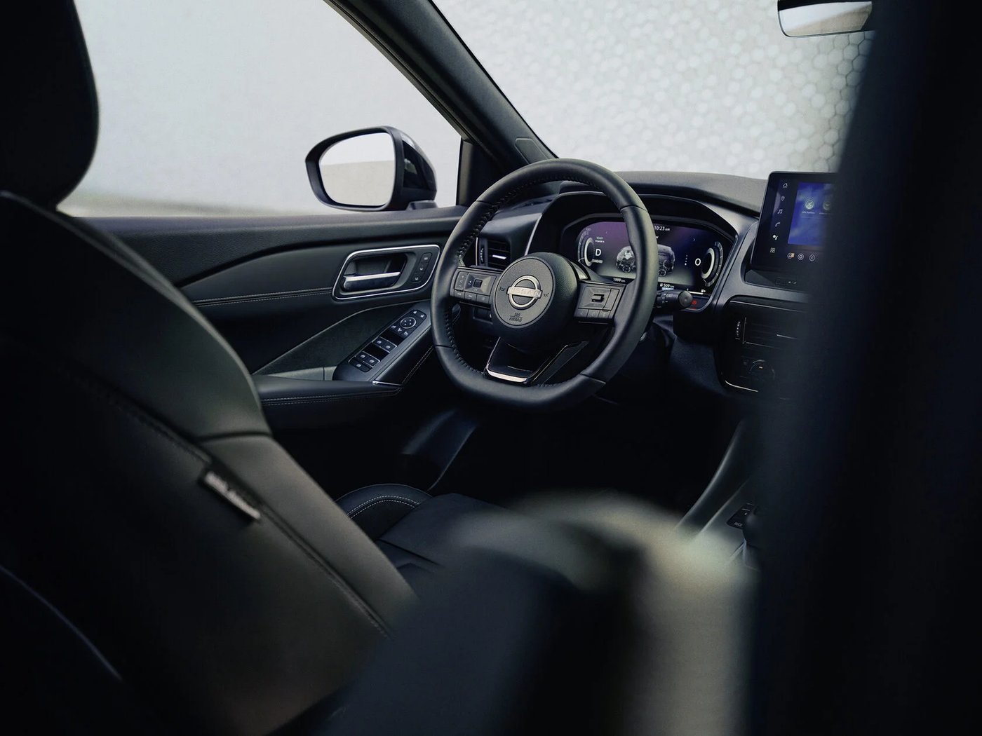 Цифровая приборная панель и руль Nissan Qashqai
